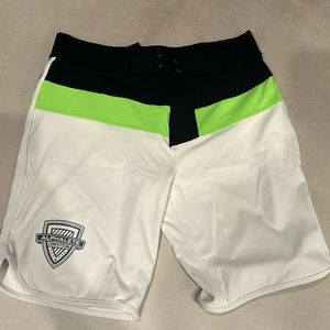 Alphalete Men’s shorts size 29 white and black